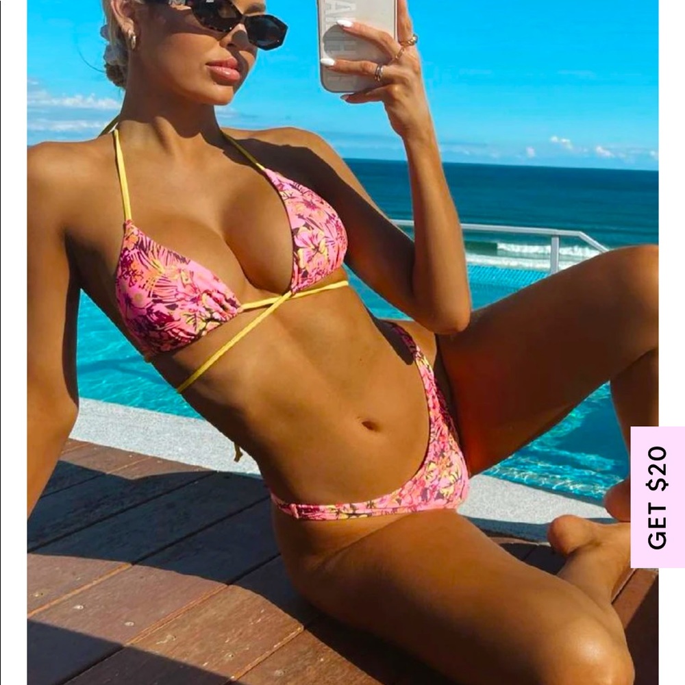 Hawaiian 🌺 bikini